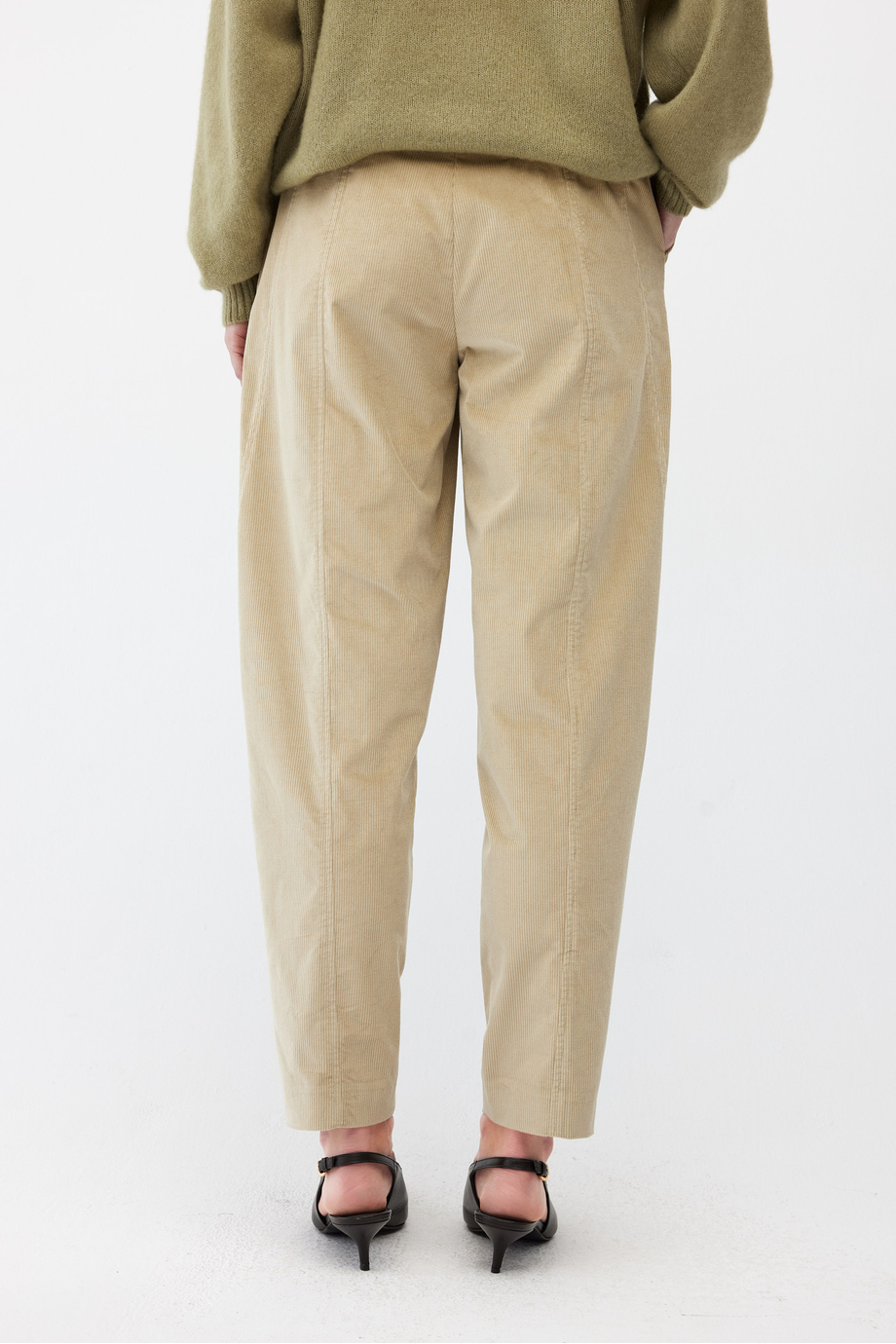 Pantaloni barrel din catifea reiată bej - Patrizia Aryton Pantaloni barrel din catifea reiată bej - Patrizia Aryton