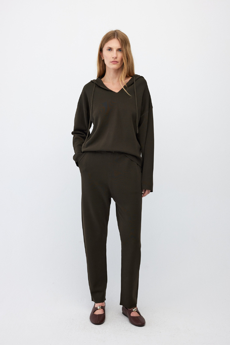 Pantaloni tricota?i