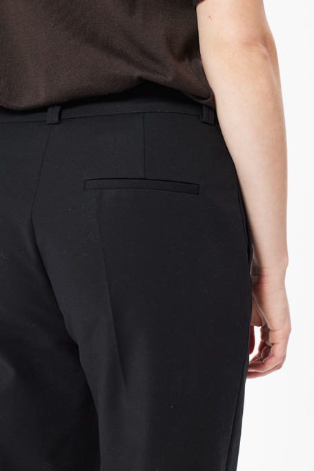 Pantaloni negri din bumbac pentru costum Pantaloni negri din bumbac pentru costum