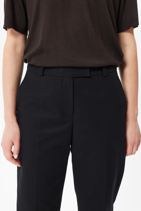 Pantaloni negri din bumbac pentru costum Pantaloni negri din bumbac pentru costum