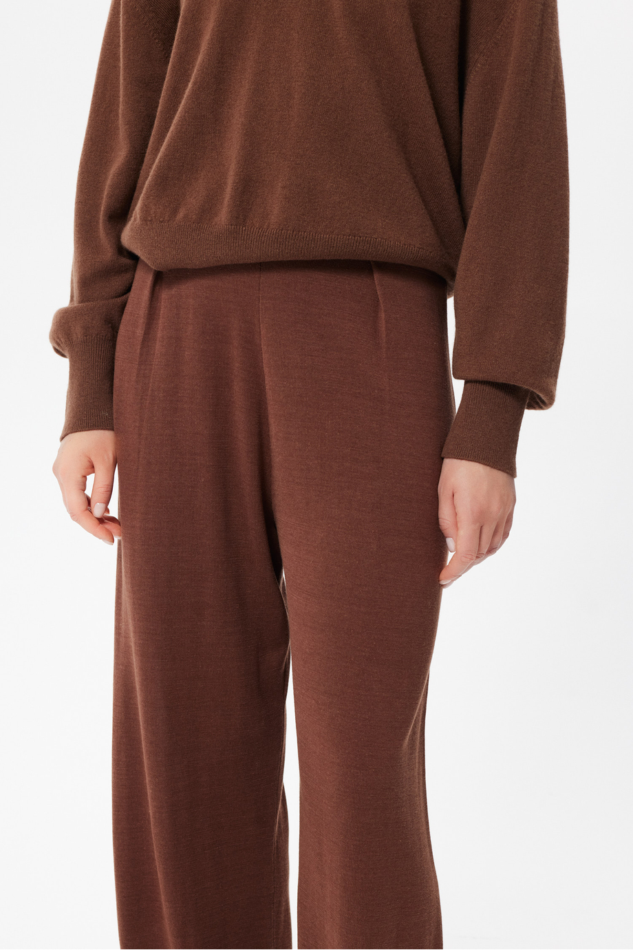 Pantaloni tricotați maro cu mătase Pantaloni tricotați maro cu mătase