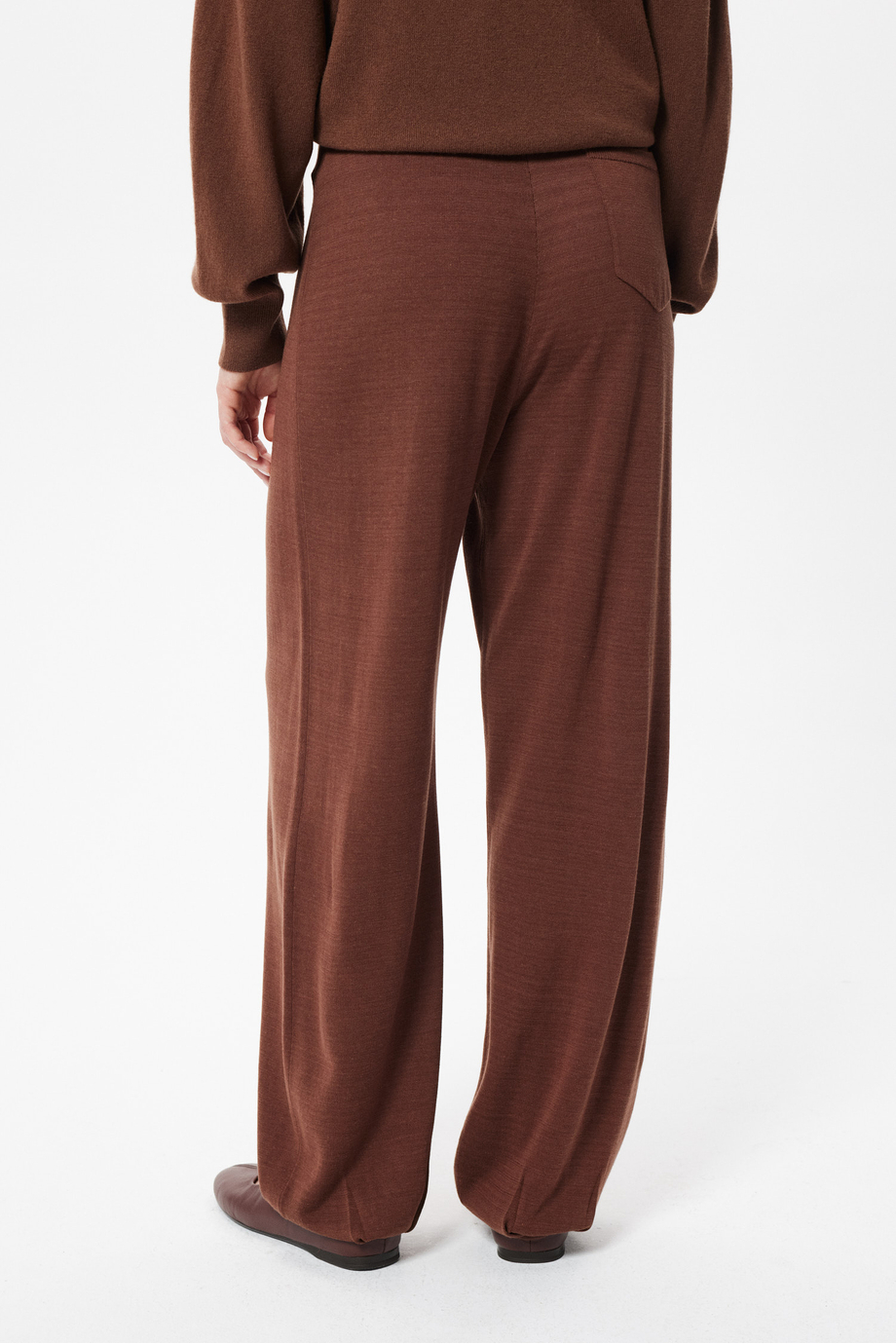Pantaloni tricotați maro cu mătase Pantaloni tricotați maro cu mătase