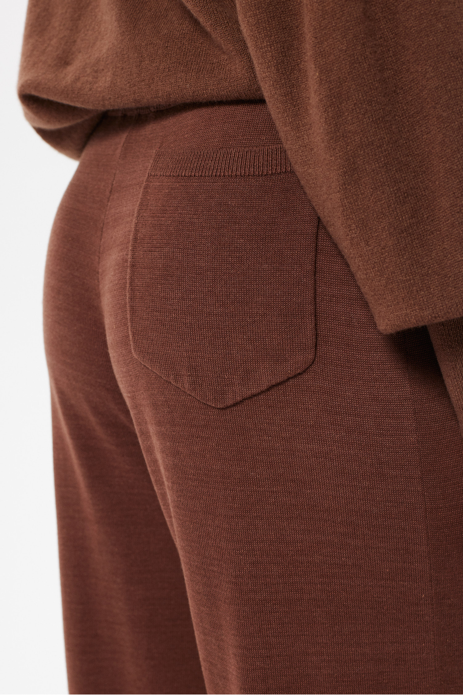 Pantaloni tricotați maro cu mătase Pantaloni tricotați maro cu mătase