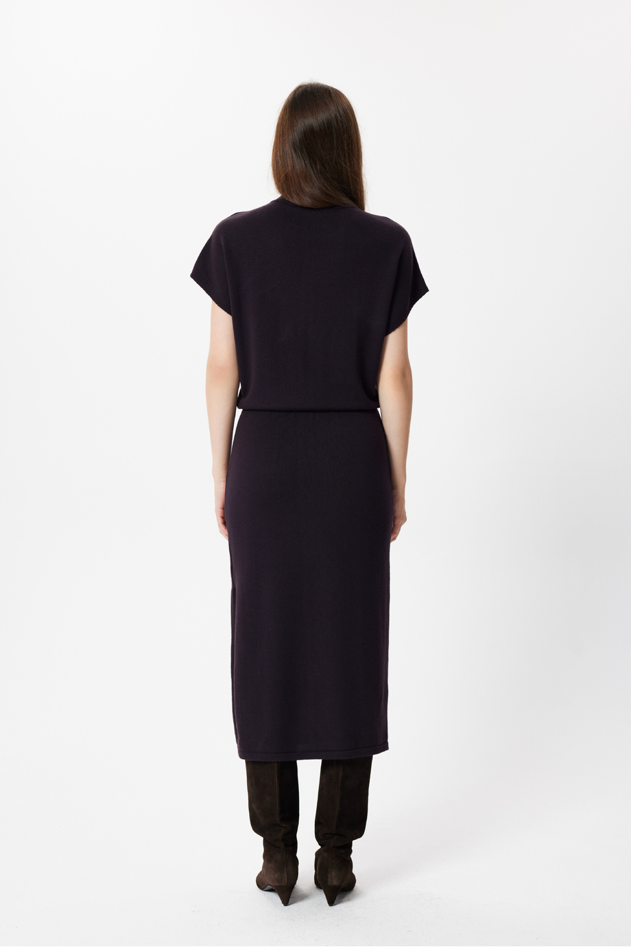 Rochie din lână de culoarea vinetei cu guler înalt Rochie din lână de culoarea vinetei cu guler înalt