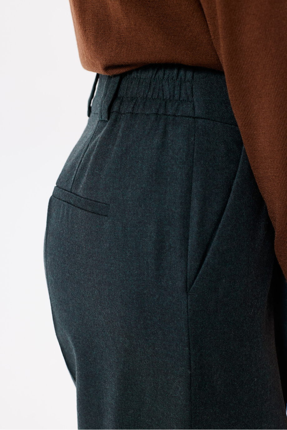 Pantaloni largi verde smarald din lână virgină Pantaloni largi verde smarald din lână virgină