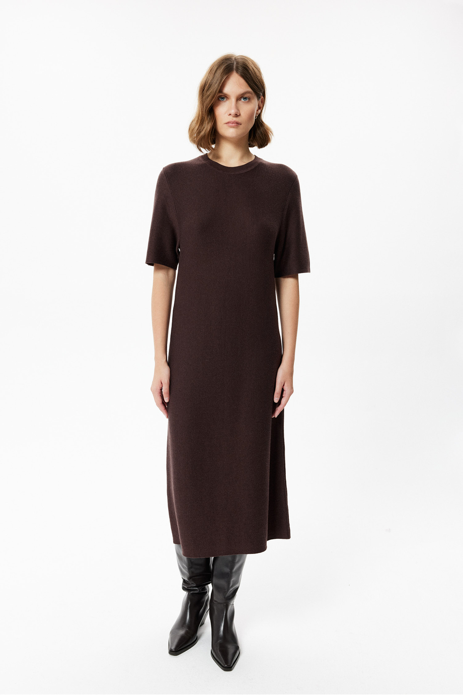 Rochie ciocolatie cu bumbac și mânecă scurtă Rochie ciocolatie cu bumbac și mânecă scurtă