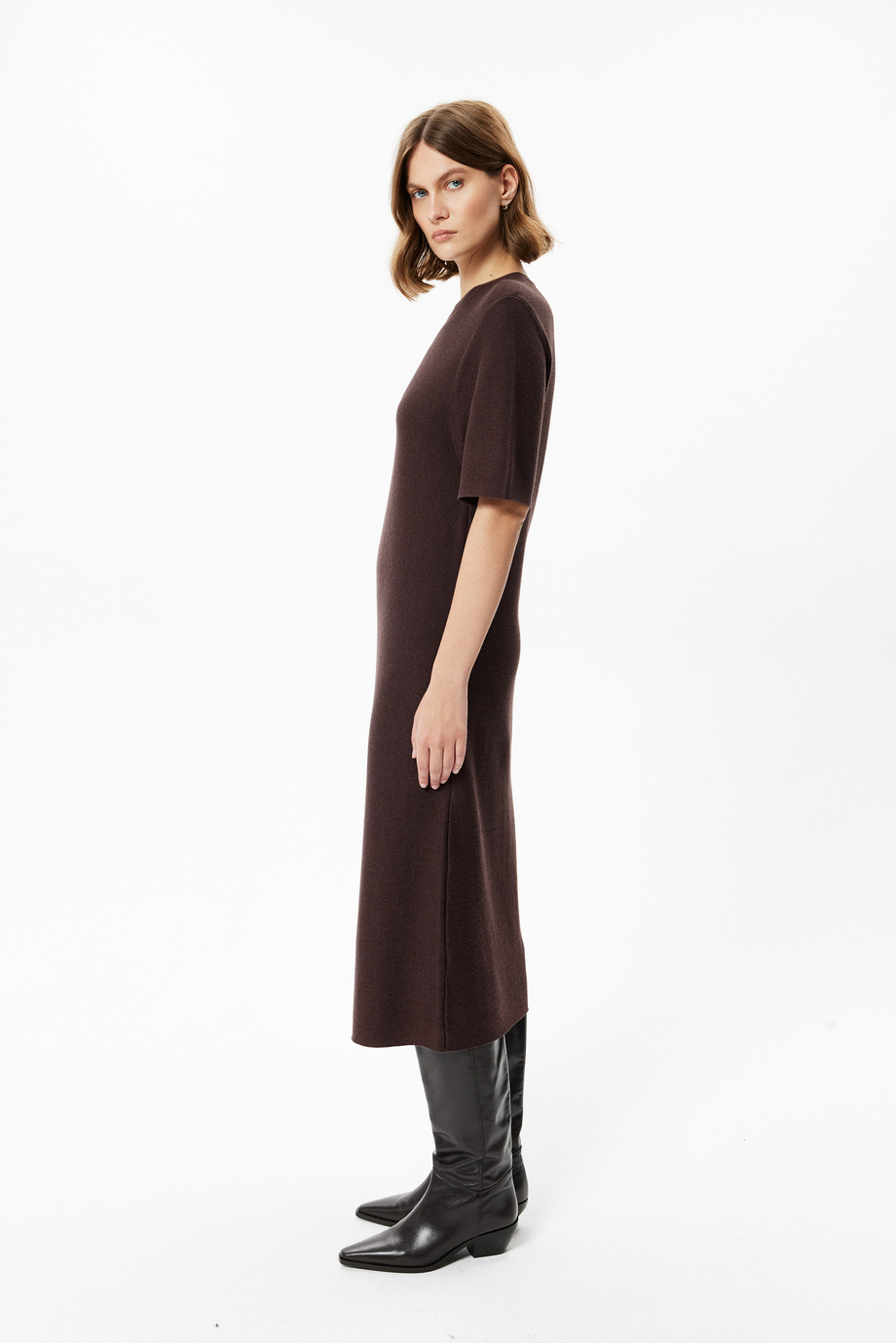 Rochie ciocolatie cu bumbac și mânecă scurtă Rochie ciocolatie cu bumbac și mânecă scurtă