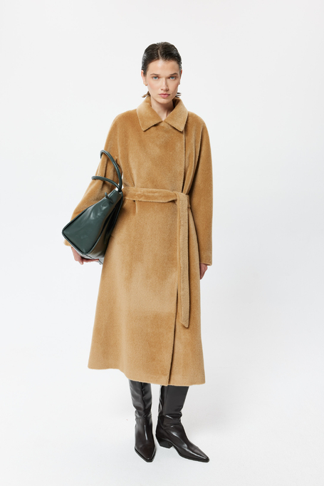 Palton camel cu curea din baby suri alpaca